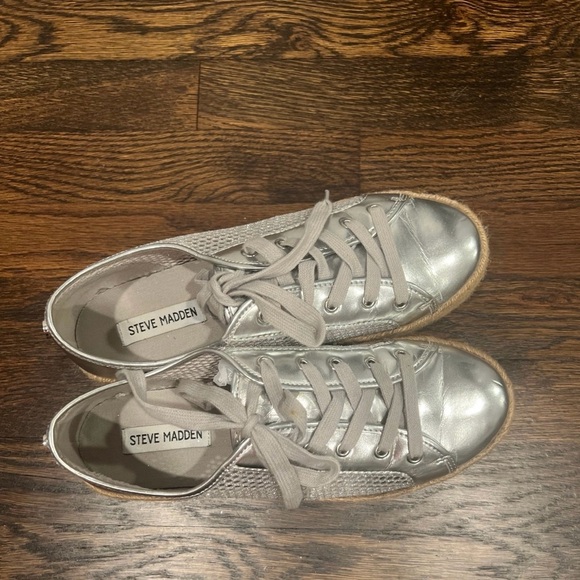 Steve Madden Mesh Sneakers - Picture 7 of 7